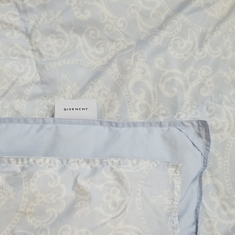 Givenchy Heart Feather Down Cover Top HAS HOLE